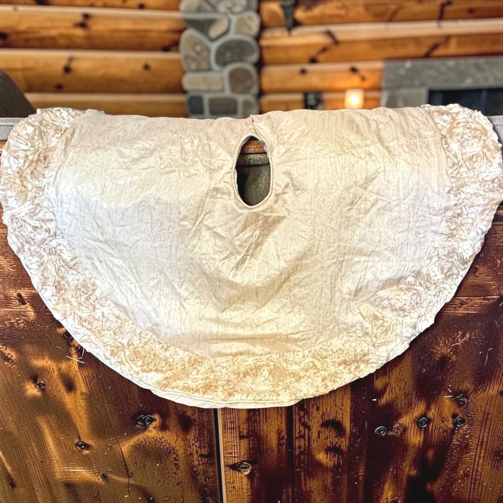 Christmas Tree Skirt Stratford Home Satin Glam Champagne Gold Rosette Trim 50"